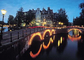 gracht_avond.jpg